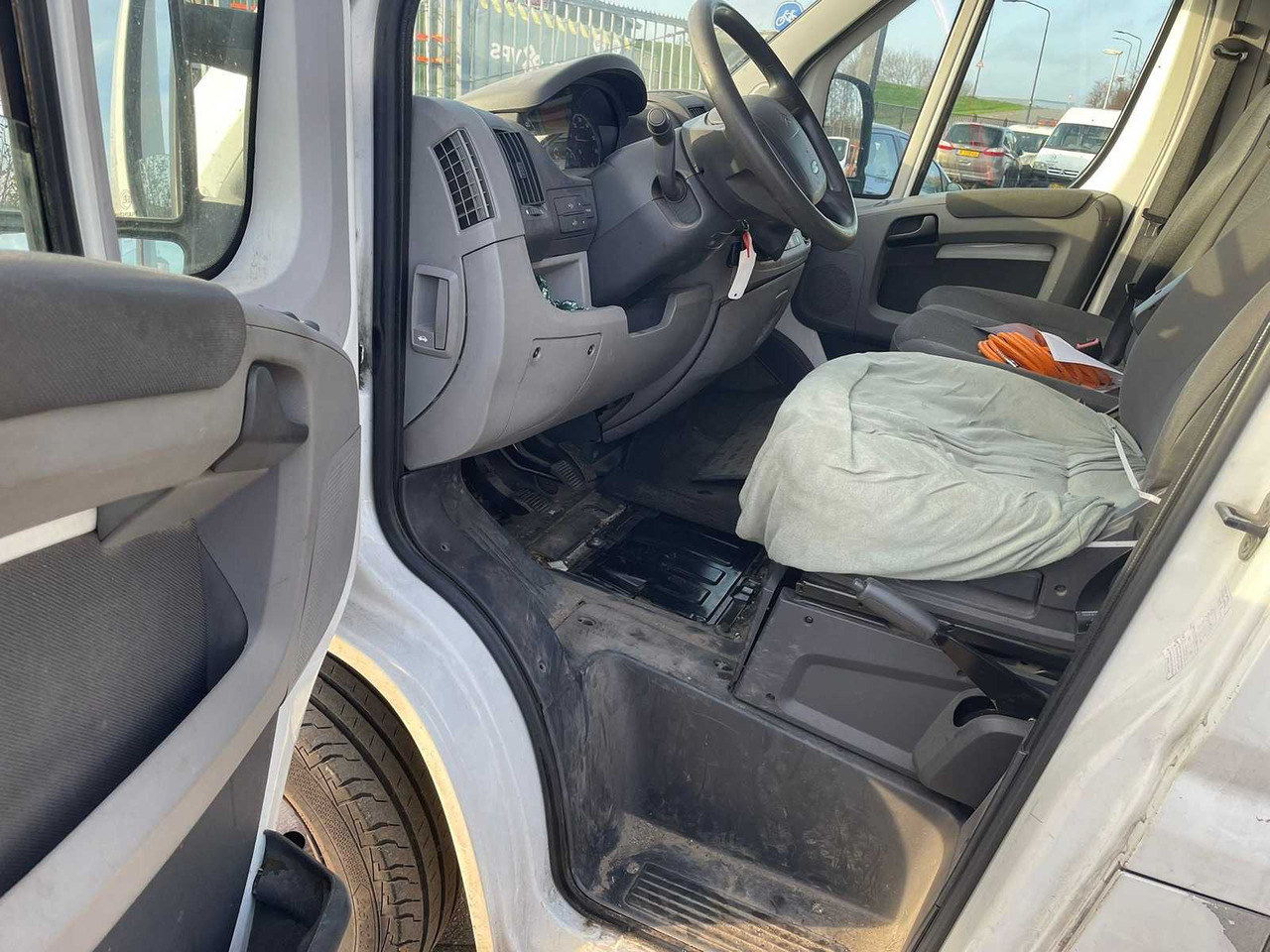 Transporter CITROEN JUMPER 33 2.2 HDI L2H2 | 53-VKB-4: das Bild 7 Transporter CITROEN JUMPER 33 2.2 HDI L2H2 | 53-VKB-4: das Bild 7