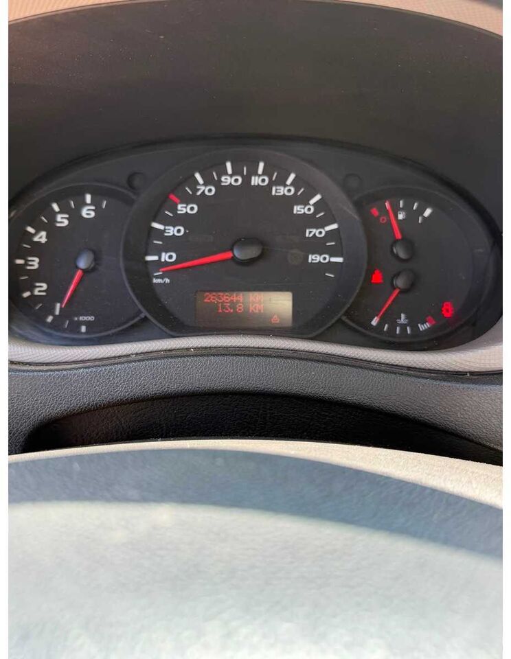Transporter RENAULT - 2.3 DIESEL - MASTER - RENAULT MASTER - 7 SEATS: das Bild 7 Transporter RENAULT - 2.3 DIESEL - MASTER - RENAULT MASTER - 7 SEATS: das Bild 7
