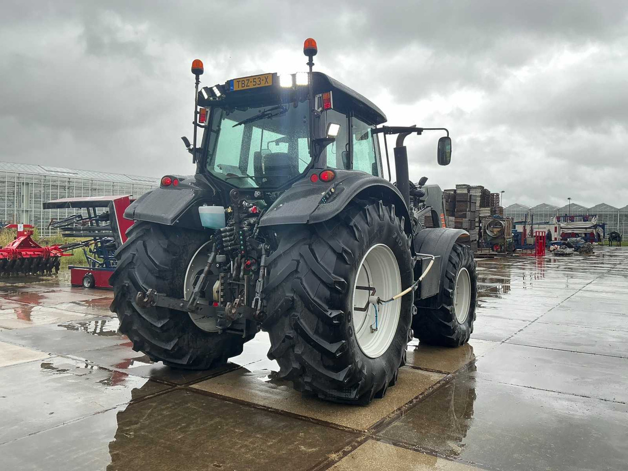 Traktor Valtra T163: das Bild 6
