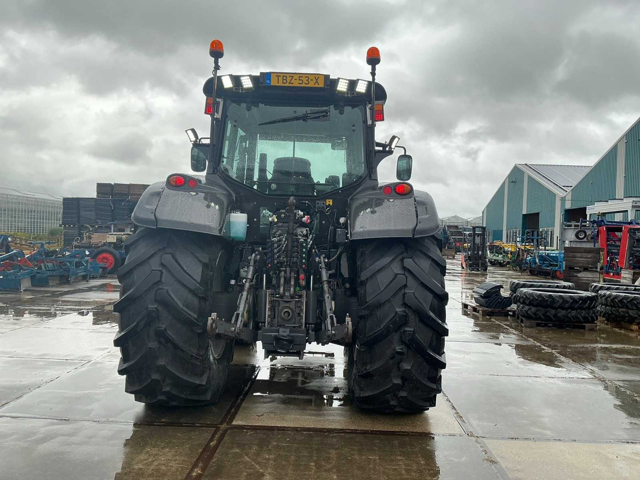 Traktor Valtra T163: das Bild 7