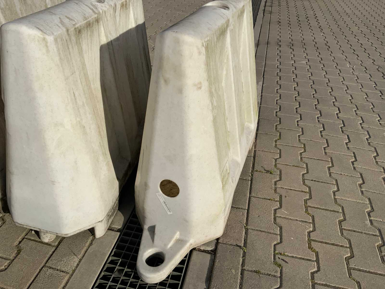 Weightable plastic barriers (35x) - Baugeräte: das Bild 4 Weightable plastic barriers (35x) - Baugeräte: das Bild 4