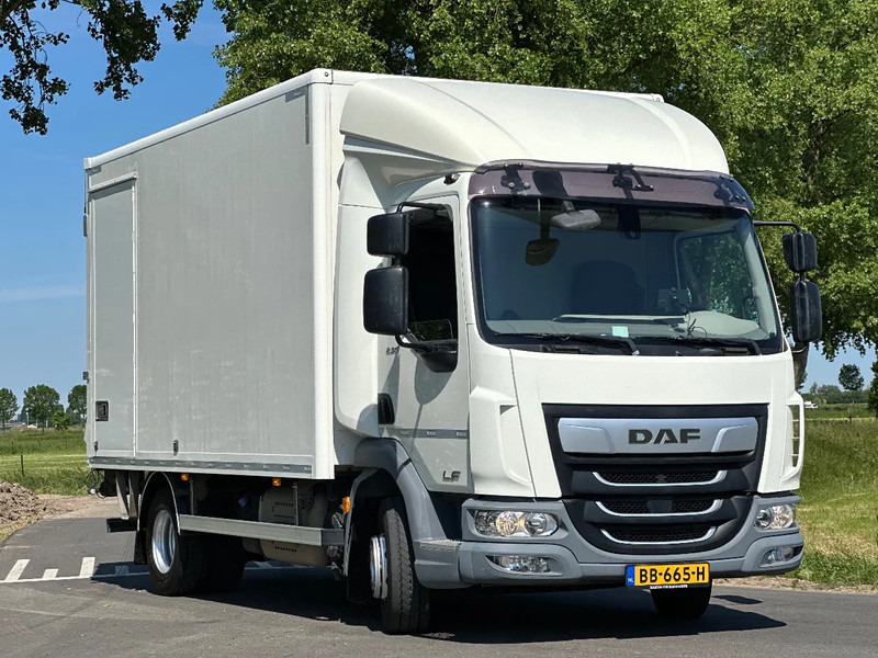 DAF LF 230 LF230.12 EURO6. 61797km!! 440x244x228 Bakwagen met Laadklep. als in NIEUWSTAAT!! - Koffer LKW: das Bild 2 DAF LF 230 LF230.12 EURO6. 61797km!! 440x244x228 Bakwagen met Laadklep. als in NIEUWSTAAT!! - Koffer LKW: das Bild 2