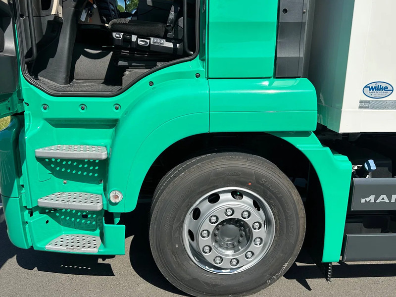 MAN TGS TGS 18.330 EURO6.2020 730x248x245 Als in NIEUWSTAAT! - Kühlkoffer LKW: das Bild 3 MAN TGS TGS 18.330 EURO6.2020 730x248x245 Als in NIEUWSTAAT! - Kühlkoffer LKW: das Bild 3