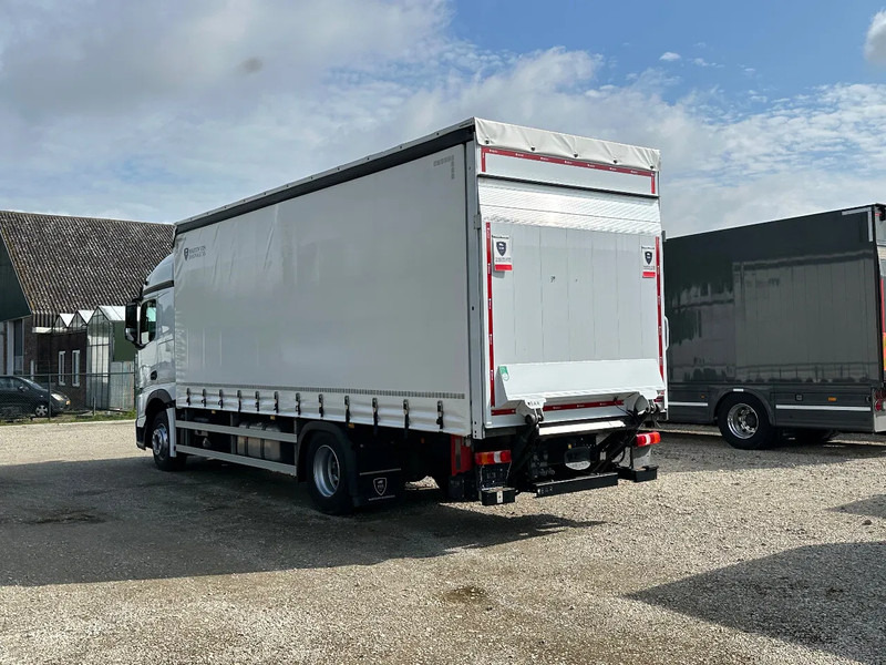 Mercedes-Benz Actros 1843 ACTROS 1843L 2022. 183432km Schuifzeil met Laadklep 2000kg - Plane LKW: das Bild 4 Mercedes-Benz Actros 1843 ACTROS 1843L 2022. 183432km Schuifzeil met Laadklep 2000kg - Plane LKW: das Bild 4