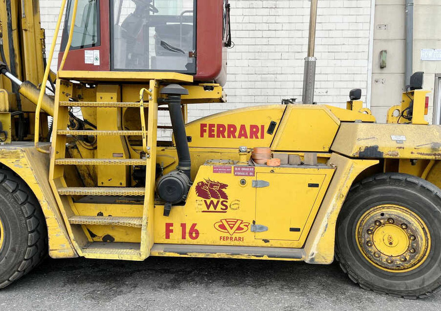 CVS Ferrari F16 - Containerstapler: das Bild 4 CVS Ferrari F16 - Containerstapler: das Bild 4
