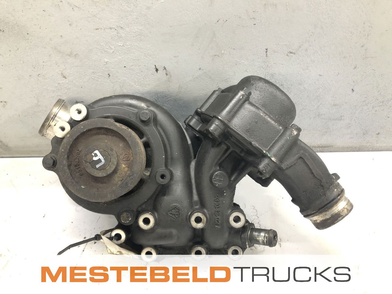 DAF Koelvloeistofpomp XF 105 - Kühlsystem für LKW: das Bild 2 DAF Koelvloeistofpomp XF 105 - Kühlsystem für LKW: das Bild 2