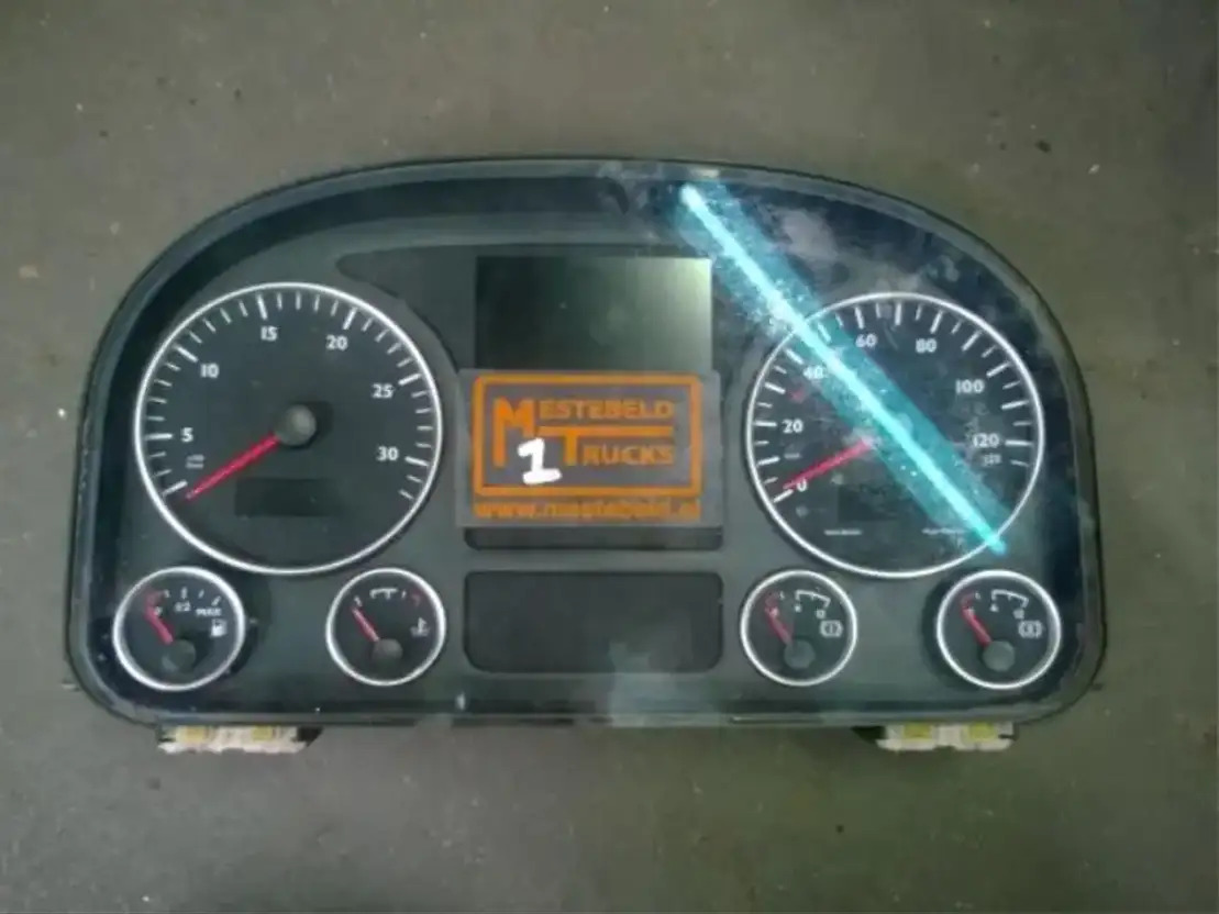 MAN Instrumentenpaneel TGX - Elektrische Ausrüstung für LKW: das Bild 1 MAN Instrumentenpaneel TGX - Elektrische Ausrüstung für LKW: das Bild 1