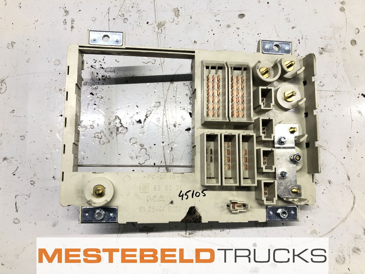 MAN Zekeringskast - Elektrische Ausrüstung für LKW: das Bild 1 MAN Zekeringskast - Elektrische Ausrüstung für LKW: das Bild 1
