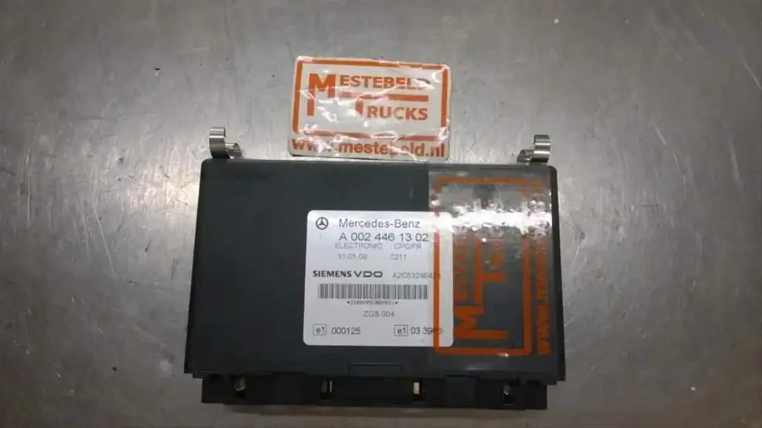 Mercedes-Benz Stuurkast CPC/FR - Elektrische Ausrüstung für LKW: das Bild 1 Mercedes-Benz Stuurkast CPC/FR - Elektrische Ausrüstung für LKW: das Bild 1