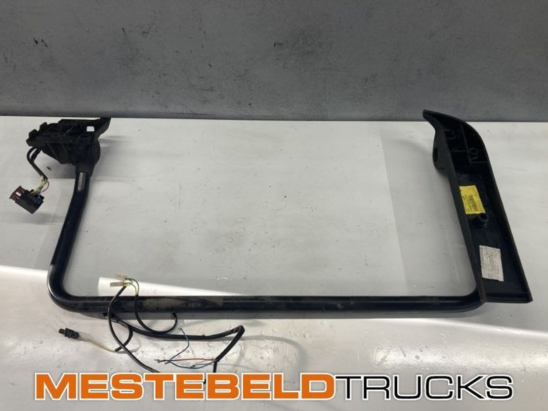 Renault Spiegelsteun rechts - Fahrerhaus und Interieur für LKW: das Bild 1 Renault Spiegelsteun rechts - Fahrerhaus und Interieur für LKW: das Bild 1