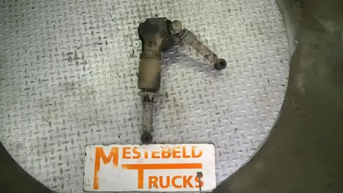 Volvo Cabinebevestiging achter - Fahrerhaus und Interieur für LKW: das Bild 1 Volvo Cabinebevestiging achter - Fahrerhaus und Interieur für LKW: das Bild 1