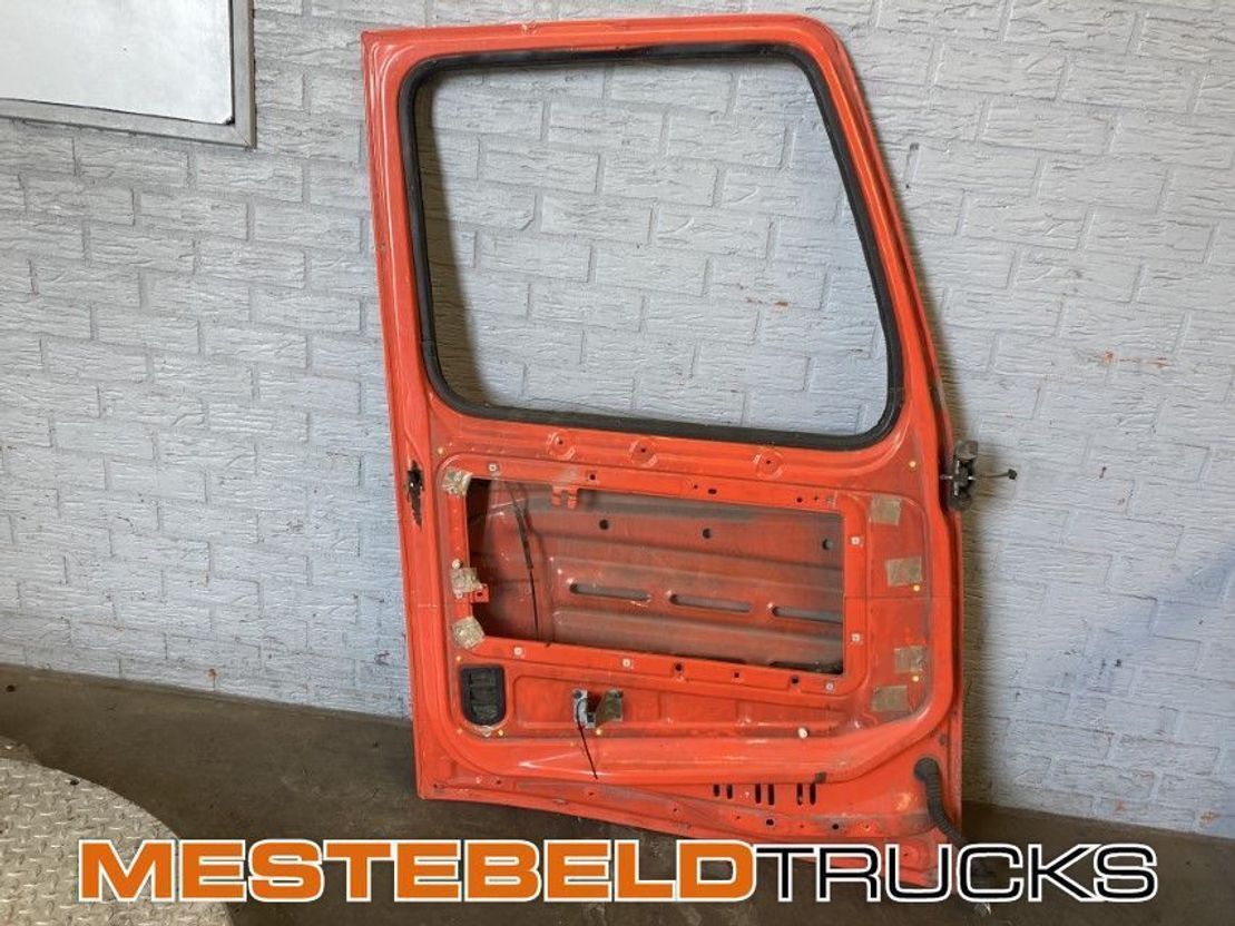 Volvo Deur rechts - Fahrerhaus und Interieur für LKW: das Bild 2 Volvo Deur rechts - Fahrerhaus und Interieur für LKW: das Bild 2