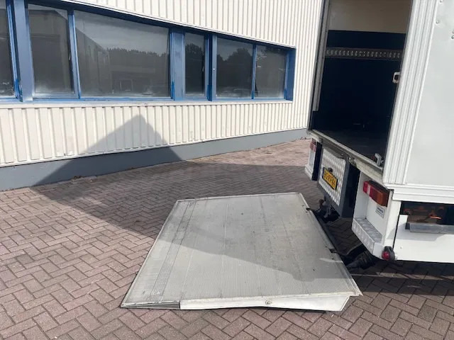 Pferdetransporter DAF LF 45.130 CLEAN HORSES NL-TRUCK: das Bild 9