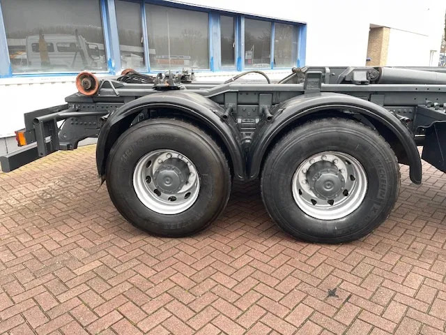Mercedes-Benz Atego 2628 6x4 Manual gear Full steel suspension - Fahrgestell LKW: das Bild 4 Mercedes-Benz Atego 2628 6x4 Manual gear Full steel suspension - Fahrgestell LKW: das Bild 4