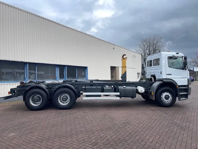 Mercedes-Benz Atego 2628 6x4 Manual gear Full steel suspension - Fahrgestell LKW: das Bild 3 Mercedes-Benz Atego 2628 6x4 Manual gear Full steel suspension - Fahrgestell LKW: das Bild 3