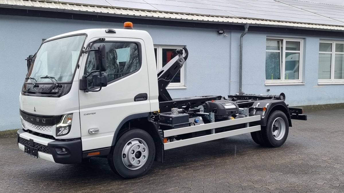 FUSO Canter FUSO 9C18 Duonic City Abrollkipper - Abrollkipper: das Bild 3 FUSO Canter FUSO 9C18 Duonic City Abrollkipper - Abrollkipper: das Bild 3