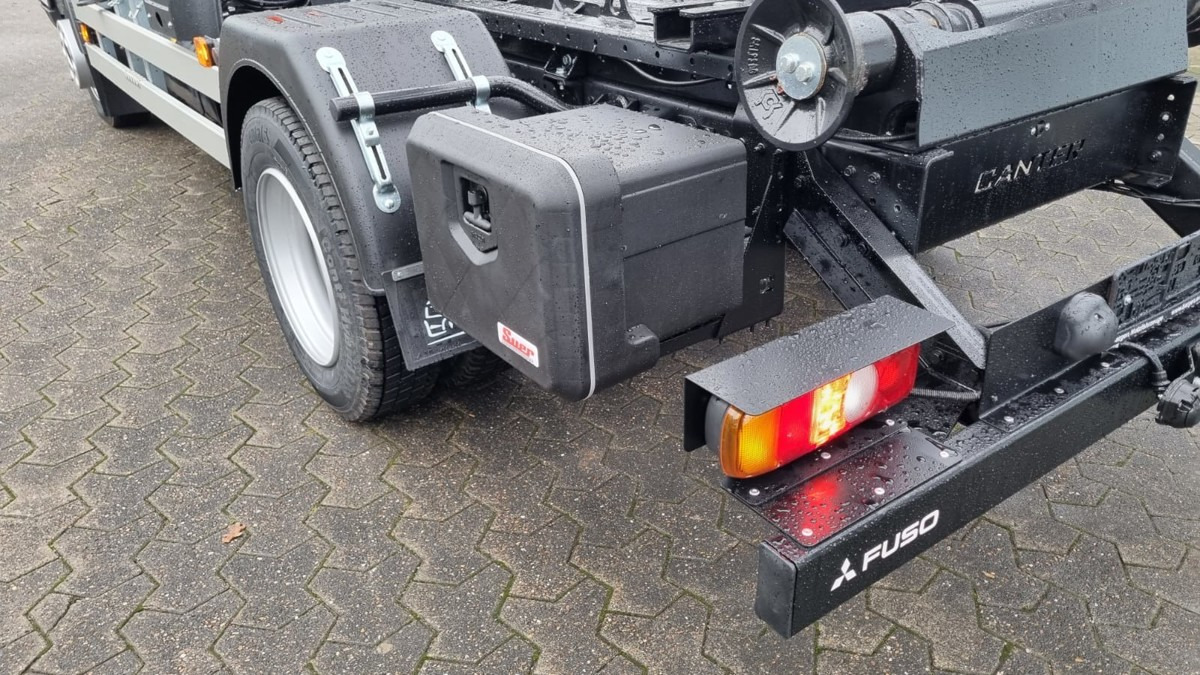 FUSO FUSO 9C18 City Abrollkipper + Ladekran m.Greifer – Leasing FUSO FUSO 9C18 City Abrollkipper + Ladekran m.Greifer: das Bild 9