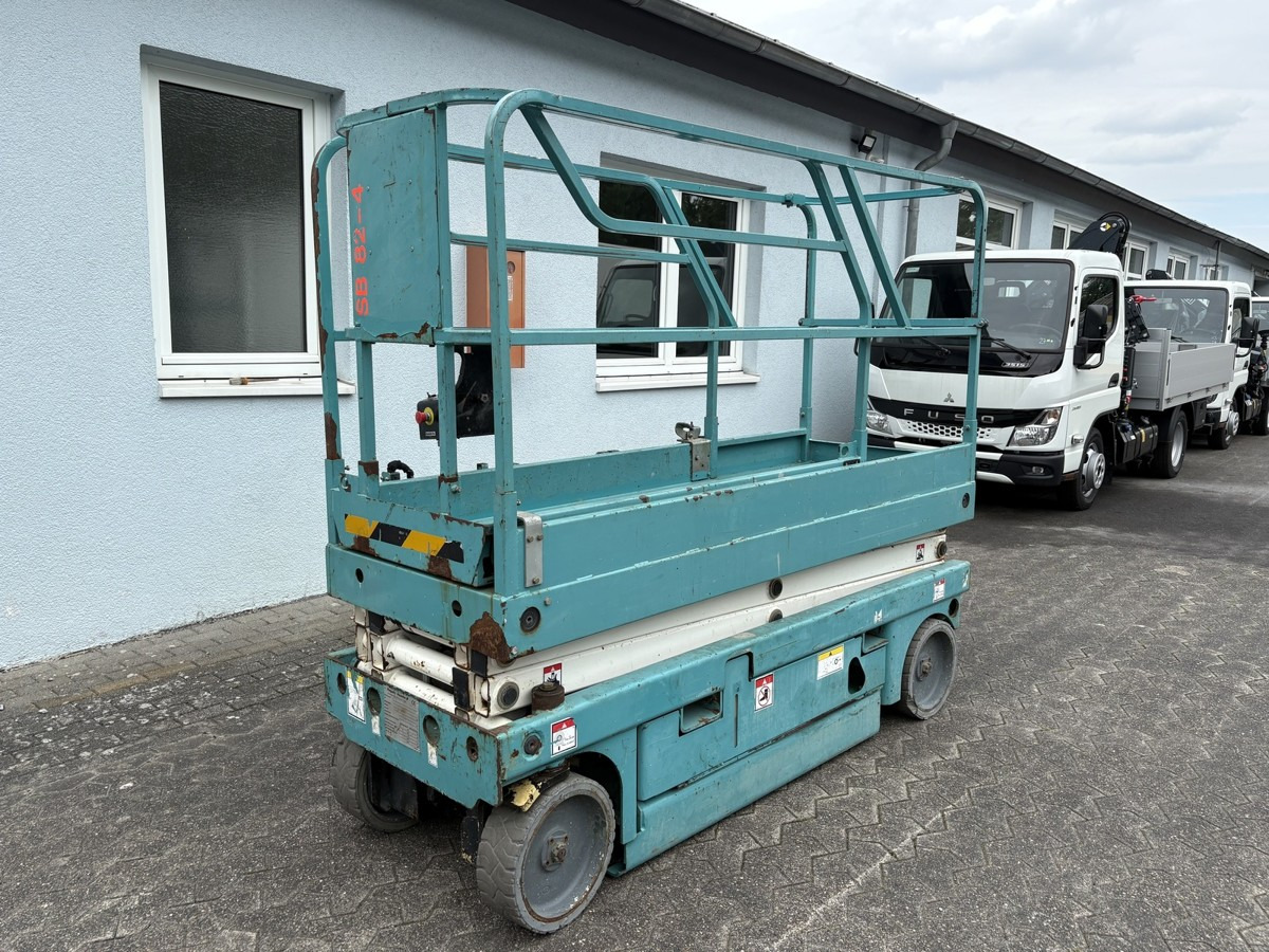 GENIE Haulotte Compact 8 baugleich GS 2032 sofort verf - Scherenbühne: das Bild 1 GENIE Haulotte Compact 8 baugleich GS 2032 sofort verf - Scherenbühne: das Bild 1