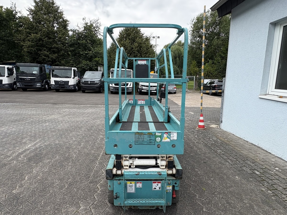 GENIE Haulotte Compact 8 baugleich GS 2032 sofort verf - Scherenbühne: das Bild 2 GENIE Haulotte Compact 8 baugleich GS 2032 sofort verf - Scherenbühne: das Bild 2