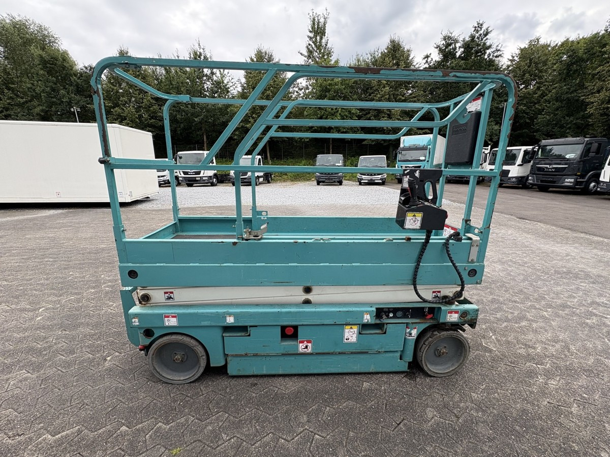 GENIE Haulotte Compact 8 baugleich GS 2032 sofort verf - Scherenbühne: das Bild 3 GENIE Haulotte Compact 8 baugleich GS 2032 sofort verf - Scherenbühne: das Bild 3