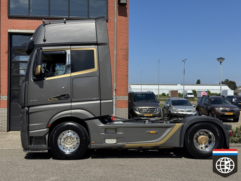 Mercedes-Benz ACTROS 1863 GigaSpace - Retarder Night A/C *** LIMITED EDITION*** - Sattelzugmaschine: das Bild 3 Mercedes-Benz ACTROS 1863 GigaSpace - Retarder Night A/C *** LIMITED EDITION*** - Sattelzugmaschine: das Bild 3