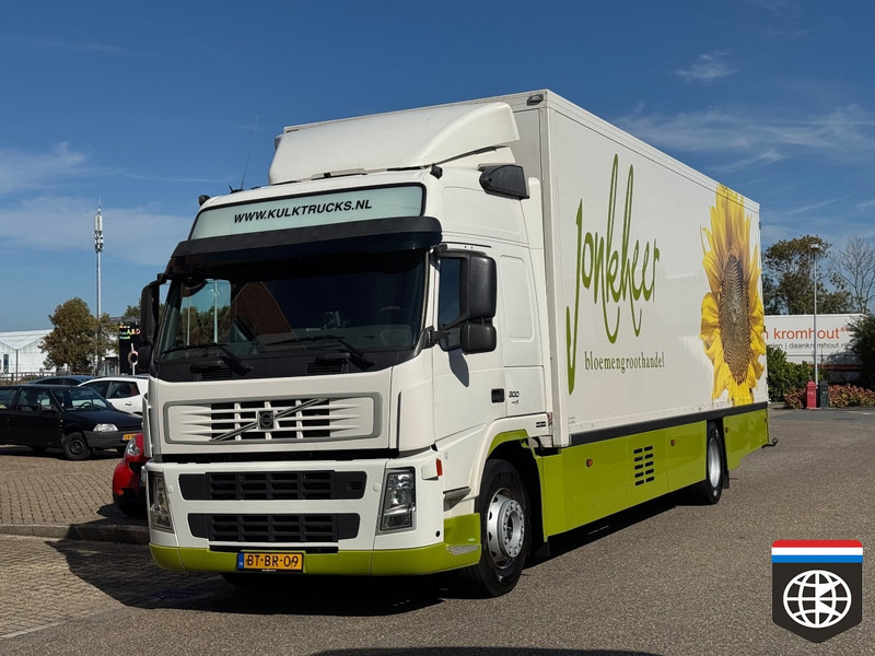 Volvo FM 300 - FRIGO BOX TRUCK + Taillift - New tyres - CONCOURSTAAT - Kühlkoffer LKW: das Bild 2 Volvo FM 300 - FRIGO BOX TRUCK + Taillift - New tyres - CONCOURSTAAT - Kühlkoffer LKW: das Bild 2