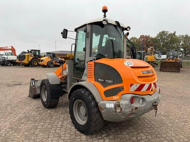 Atlas AR75e, Hydr. S.W.S., 4+1 Schaufel, Palettengabel - Radlader: das Bild 4 Atlas AR75e, Hydr. S.W.S., 4+1 Schaufel, Palettengabel - Radlader: das Bild 4