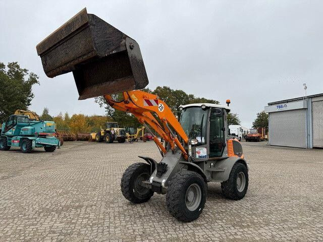 Atlas AR75e, Hydr. S.W.S., 4+1 Schaufel, Palettengabel - Radlader: das Bild 1 Atlas AR75e, Hydr. S.W.S., 4+1 Schaufel, Palettengabel - Radlader: das Bild 1