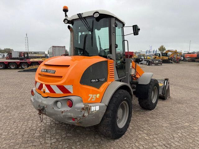 Atlas AR75e, Hydr. S.W.S., 4+1 Schaufel, Palettengabel - Radlader: das Bild 5 Atlas AR75e, Hydr. S.W.S., 4+1 Schaufel, Palettengabel - Radlader: das Bild 5