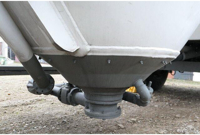 Tankanhänger Feldbinder H.EUT 31.2, 31m³, 3 Domdeckel, Alu-Felgen, Luft: das Bild 7 Tankanhänger Feldbinder H.EUT 31.2, 31m³, 3 Domdeckel, Alu-Felgen, Luft: das Bild 7