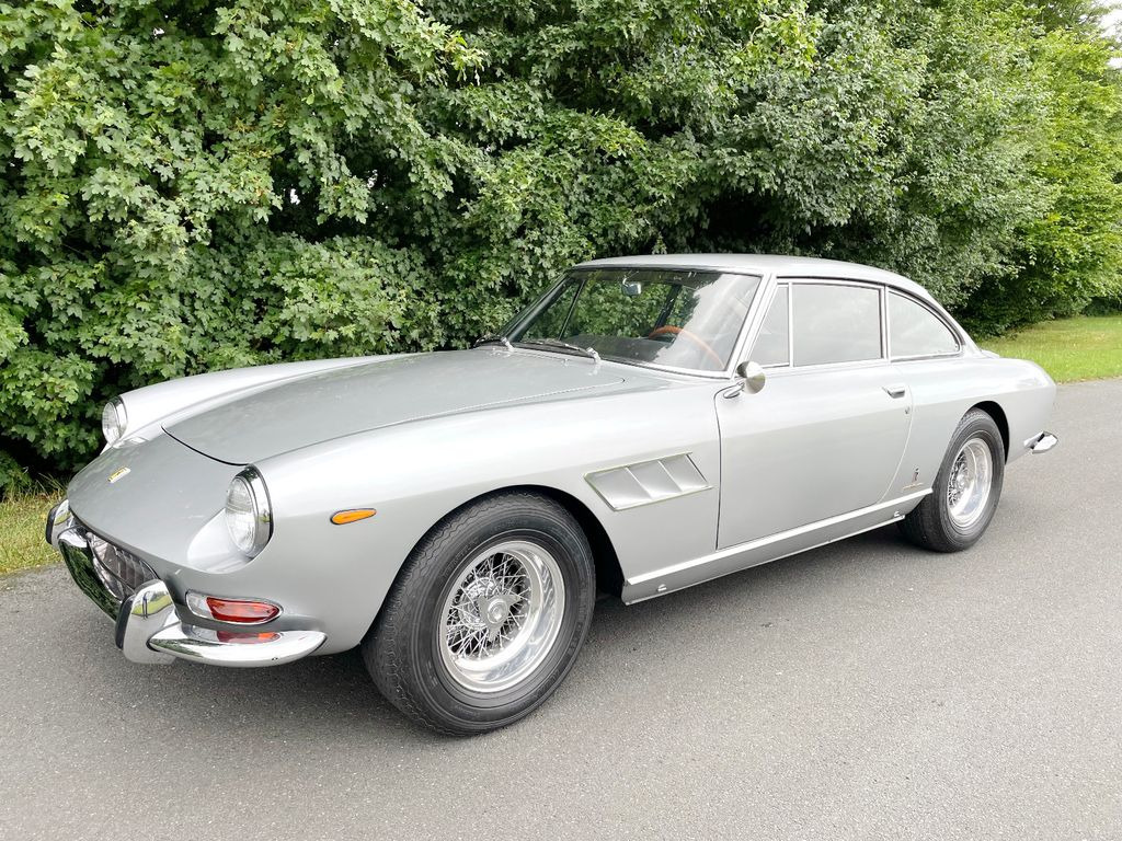 Ferrari 330 GT Coupe 2+2/TÜV neu/H-Zulassung - PKW: das Bild 1 Ferrari 330 GT Coupe 2+2/TÜV neu/H-Zulassung - PKW: das Bild 1