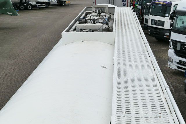 Tankauflieger Kässbohrer STH 34/10-24/Tank 34.000 ltr./Unterbefüll./Pumpe: das Bild 16
