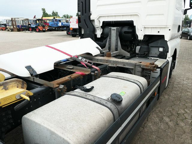 Containerwagen/ Wechselfahrgestell LKW MAN 26.500 TGX LL 6x2, Motorschaden, Intarder: das Bild 9