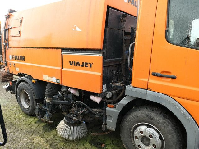Mercedes-Benz 1018 Atego 4x2, Faun VIAJET 5R, Klima, 73tkm - Kehrmaschine: das Bild 2 Mercedes-Benz 1018 Atego 4x2, Faun VIAJET 5R, Klima, 73tkm - Kehrmaschine: das Bild 2