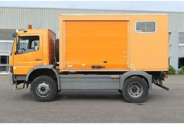 Mercedes-Benz 1518 A Atego 4X4, Klima, AHK, Allrad, Rolltor - Koffer LKW: das Bild 2 Mercedes-Benz 1518 A Atego 4X4, Klima, AHK, Allrad, Rolltor - Koffer LKW: das Bild 2