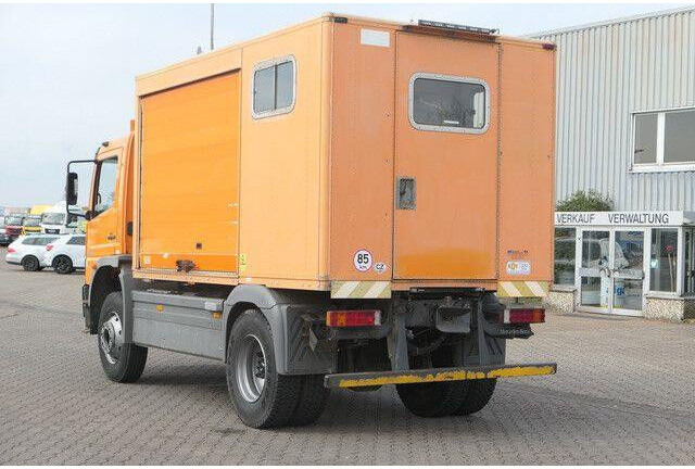 Mercedes-Benz 1518 A Atego 4X4, Klima, AHK, Allrad, Rolltor - Koffer LKW: das Bild 3 Mercedes-Benz 1518 A Atego 4X4, Klima, AHK, Allrad, Rolltor - Koffer LKW: das Bild 3