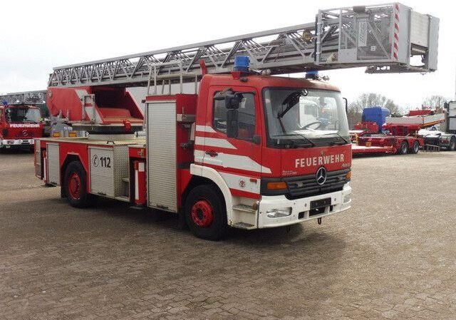 Mercedes-Benz 1528 ATEGO 4x2, Drehleiter DL23-12, Metz, 30m - Feuerwehrfahrzeug: das Bild 4 Mercedes-Benz 1528 ATEGO 4x2, Drehleiter DL23-12, Metz, 30m - Feuerwehrfahrzeug: das Bild 4