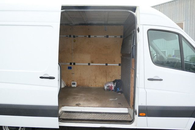 Mercedes-Benz 213 CDI Sprinter 4x2, Klima, 3. Sitz, Holzausbau - Kleintransporter: das Bild 3 Mercedes-Benz 213 CDI Sprinter 4x2, Klima, 3. Sitz, Holzausbau - Kleintransporter: das Bild 3