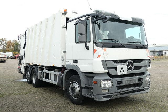 Mercedes-Benz 2532 L Actros 6x2, Faun, Variopress, Zöller, AC - Müllwagen: das Bild 3 Mercedes-Benz 2532 L Actros 6x2, Faun, Variopress, Zöller, AC - Müllwagen: das Bild 3