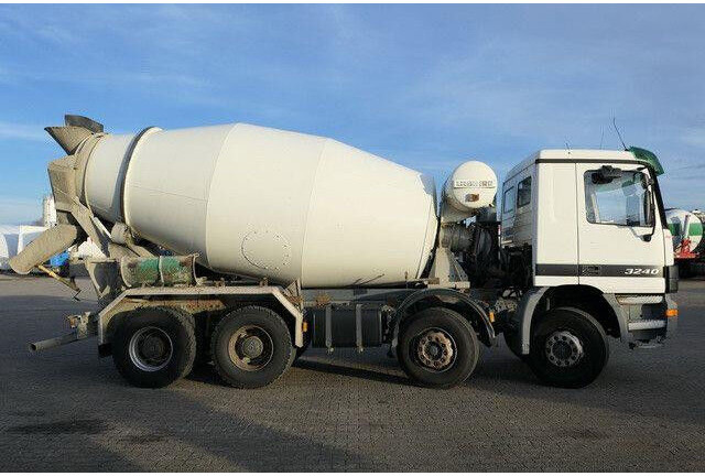 Mercedes-Benz 3240 B Actros 8x4, Liebherr HTM904, 9m³ - Fahrmischer: das Bild 2 Mercedes-Benz 3240 B Actros 8x4, Liebherr HTM904, 9m³ - Fahrmischer: das Bild 2