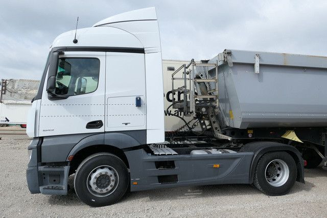 Mercedes-Benz 1843 LS Actros, MP4, Retarder, 2x Tank, Spoiler - Sattelzugmaschine: das Bild 2 Mercedes-Benz 1843 LS Actros, MP4, Retarder, 2x Tank, Spoiler - Sattelzugmaschine: das Bild 2