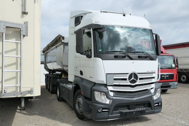 Mercedes-Benz 1843 LS Actros, MP4, Retarder, 2x Tank, Spoiler - Sattelzugmaschine: das Bild 4 Mercedes-Benz 1843 LS Actros, MP4, Retarder, 2x Tank, Spoiler - Sattelzugmaschine: das Bild 4