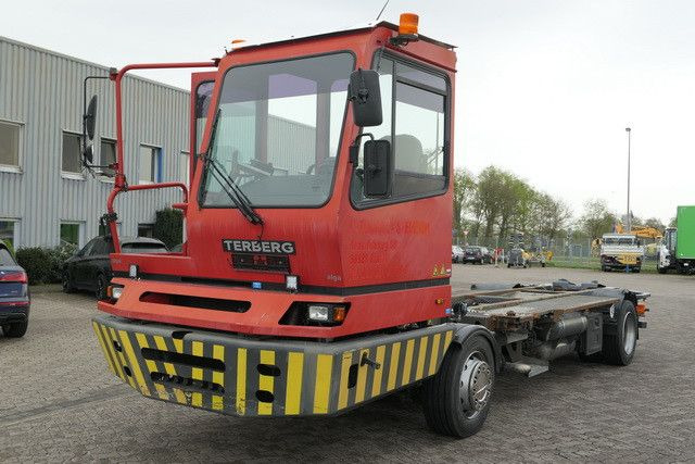 Terberg BC 182, Wechselbrücken, Sattelkupplung - Containerwagen/ Wechselfahrgestell LKW: das Bild 4 Terberg BC 182, Wechselbrücken, Sattelkupplung - Containerwagen/ Wechselfahrgestell LKW: das Bild 4