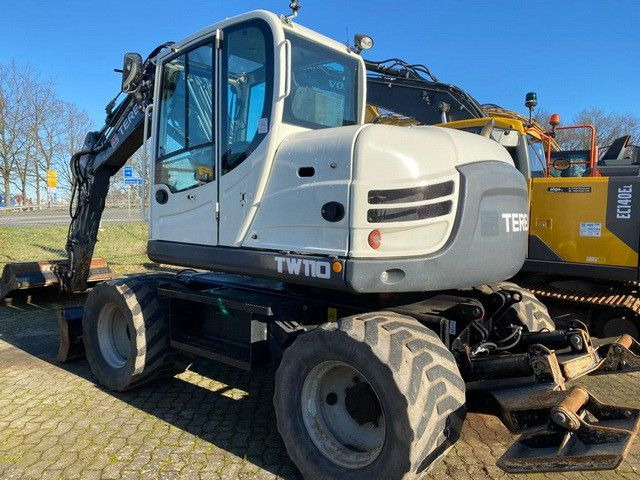 Terex TW 110, Verstellausleger, Pratzenabstützung - Mobilbagger: das Bild 2 Terex TW 110, Verstellausleger, Pratzenabstützung - Mobilbagger: das Bild 2