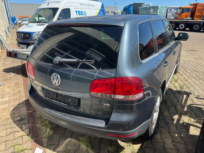 Volkswagen Touareg 3.2 V6/ GETRIEBESCHADEN /Motor läuft! - SUV/ Geländewagen: das Bild 2 Volkswagen Touareg 3.2 V6/ GETRIEBESCHADEN /Motor läuft! - SUV/ Geländewagen: das Bild 2