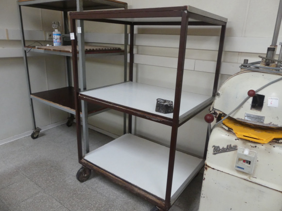 2 Chariots à roulettes 3 niveaux - Bäckereimaschine: das Bild 2 2 Chariots à roulettes 3 niveaux - Bäckereimaschine: das Bild 2