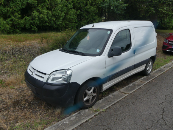 Camionnette Citroen Berlingo (2004-191.630 km-VIN:VF7GCWJYB94089418) - Andere Technik: das Bild 1 Camionnette Citroen Berlingo (2004-191.630 km-VIN:VF7GCWJYB94089418) - Andere Technik: das Bild 1