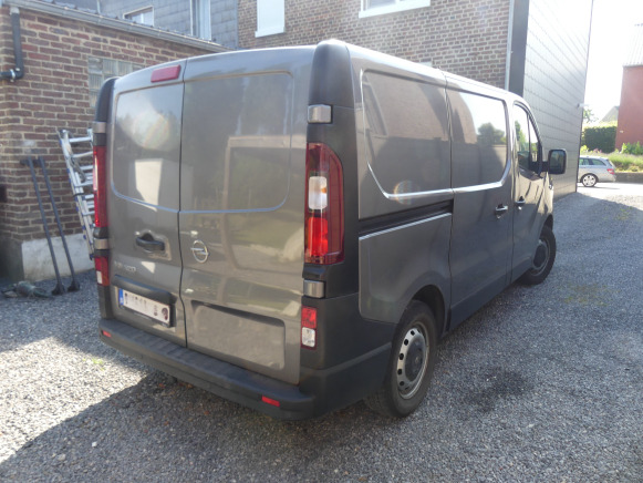 Camionnette Opel Vivaro (2018-122.114 km-VIN:WOVF7G60XJV634111) - PKW: das Bild 4 Camionnette Opel Vivaro (2018-122.114 km-VIN:WOVF7G60XJV634111) - PKW: das Bild 4