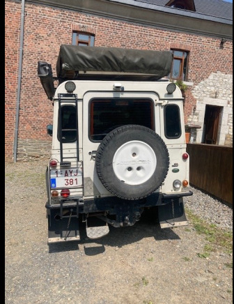 Land-Rover Defender 11O (2010) - PKW: das Bild 1 Land-Rover Defender 11O (2010) - PKW: das Bild 1