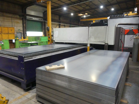 Machine de découpe laser CO² avec refroidisseur et aspiration de fumée Bystronic Bylaser 4400 - Metallbearbeitungsmaschine: das Bild 3 Machine de découpe laser CO² avec refroidisseur et aspiration de fumée Bystronic Bylaser 4400 - Metallbearbeitungsmaschine: das Bild 3